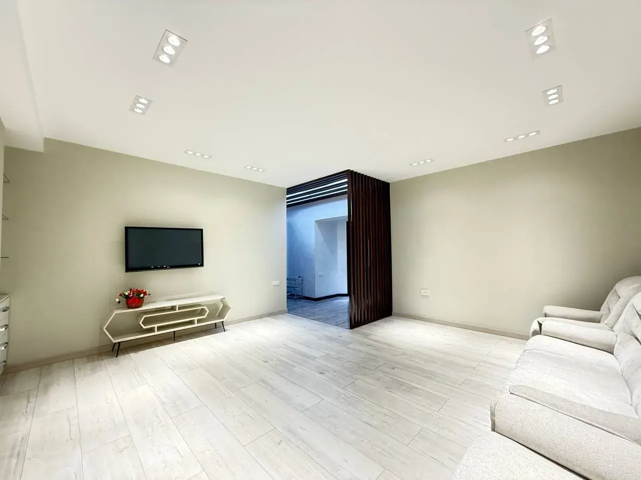 Продаётся 3-комнатная квартира, 75 м², 3/4 этаж — Мирабадский район