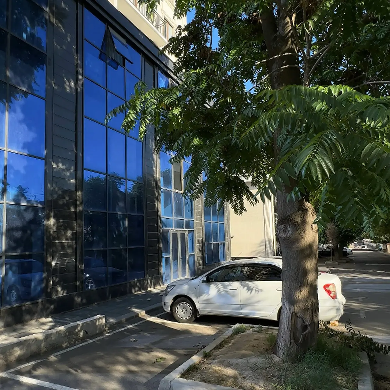Ижарага берилади тижорат биноси, 340 м² — Юнусобод тумани