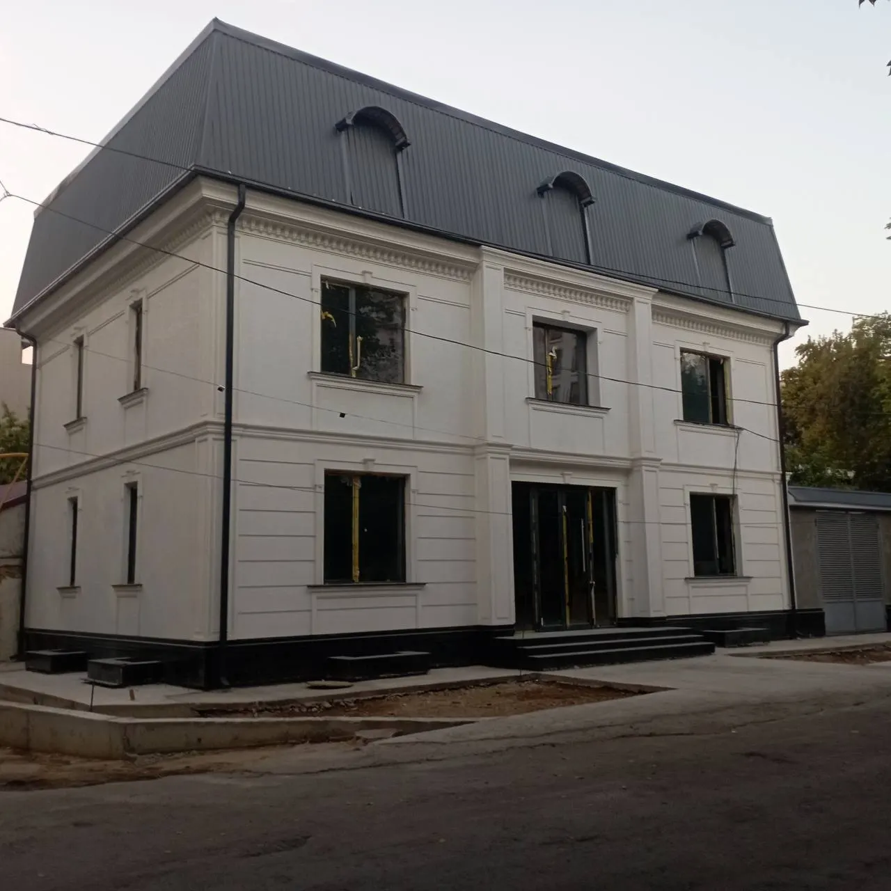 Ижарага берилади тижорат биноси, 710 м², 3/3 қават — Мирзо Улуғбек тумани