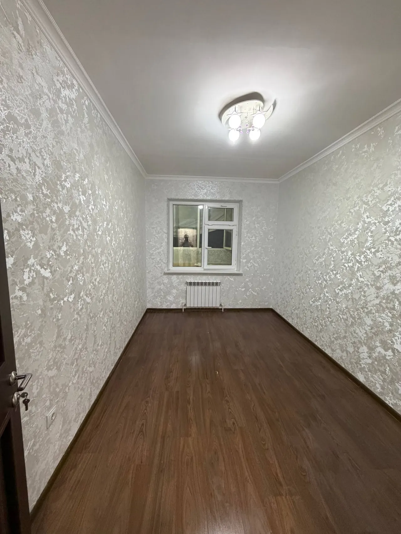 Sotiladi 2 xonali kvartira, 60 m², 1/9 qavat — Yangihayot tumani