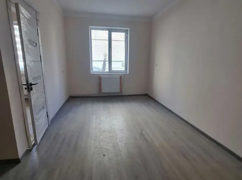 Продаётся 1-комнатная квартира, 30 м², 1/6 этаж — Ташкент