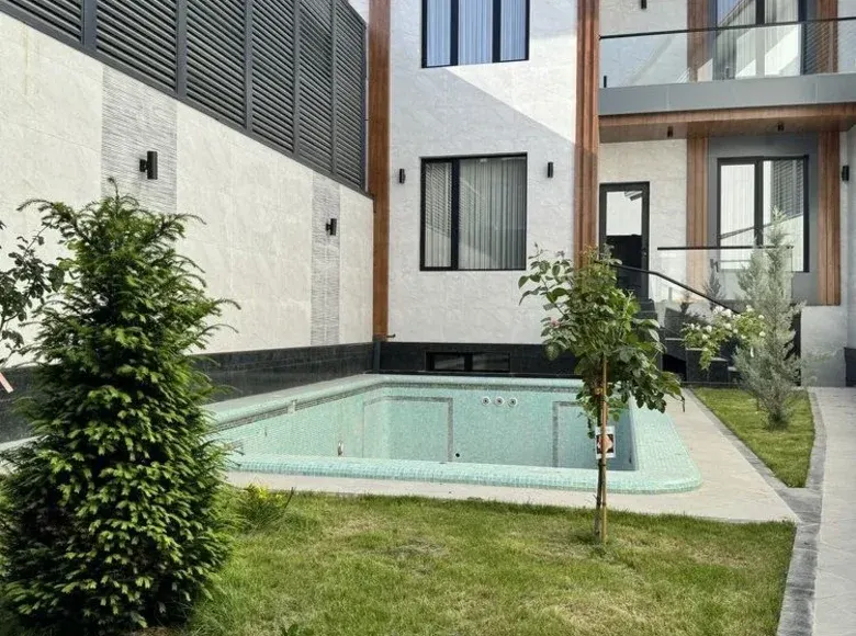 Sotiladi 9 xonali hovli uy, 3 sotix, 470 m² — Yunusobod tumani
