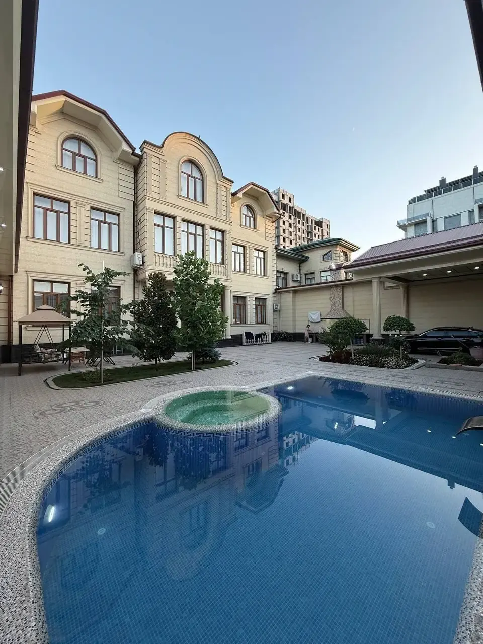 Сдаётся 7-комнатная дача, 6 сот., 1000 м² — Юнусабадский район