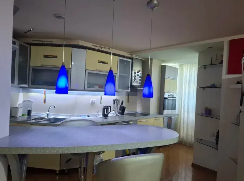 Сотилади 3 хонали квартира, 95 м², 11/18 қават — Мирзо Улуғбек тумани