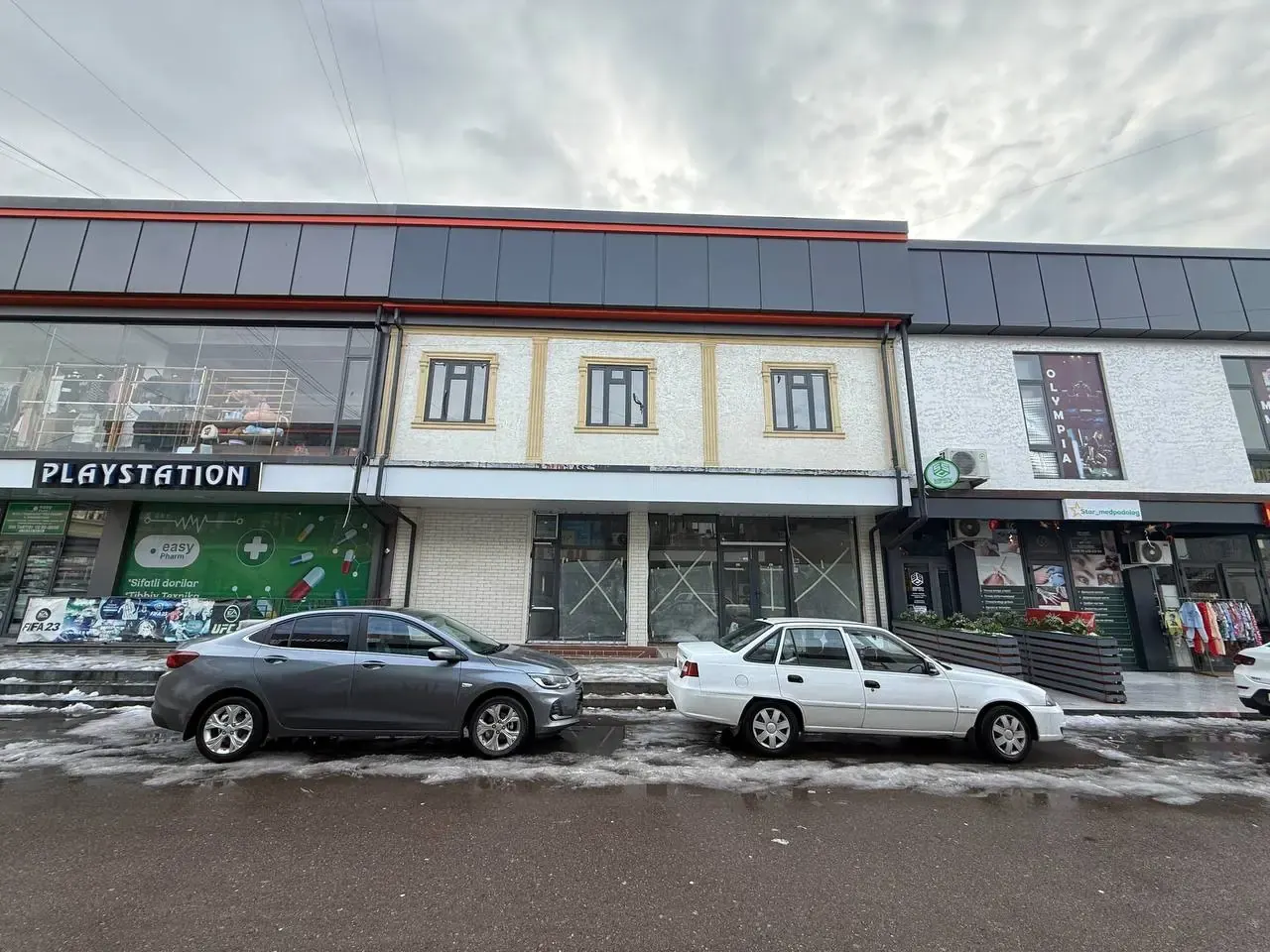 Ижарага берилади тижорат биноси, 700 м², 2/2 қават — Янгиҳаёт тумани