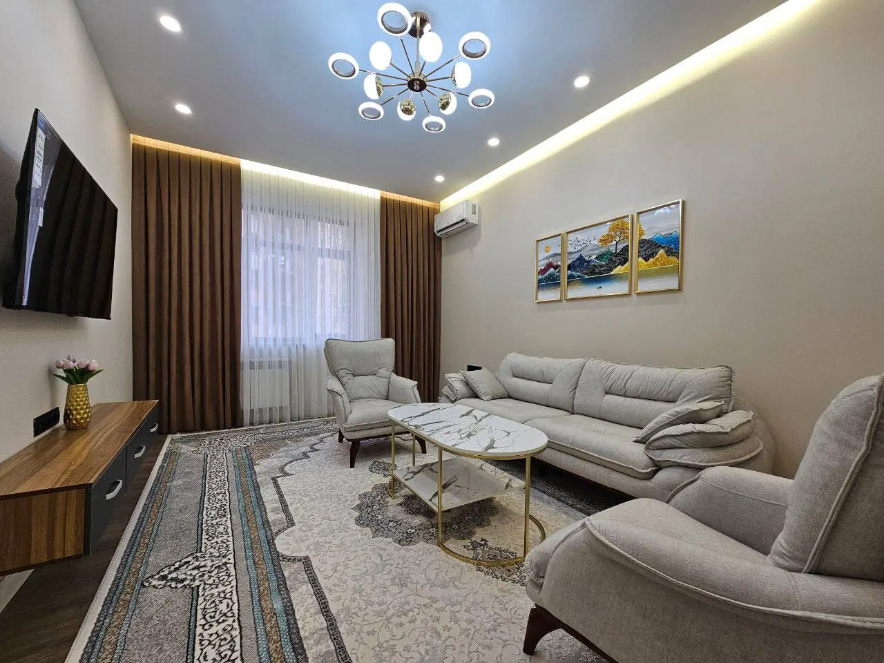 Сдаётся 4-комнатная квартира, 135 м², 5/8 этаж — Яккасарайский район
