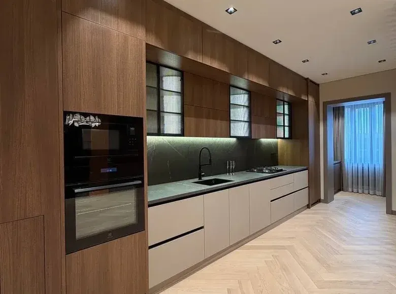 Сотилади 3 хонали квартира, 96 м², 2/6 қават — Миробод тумани