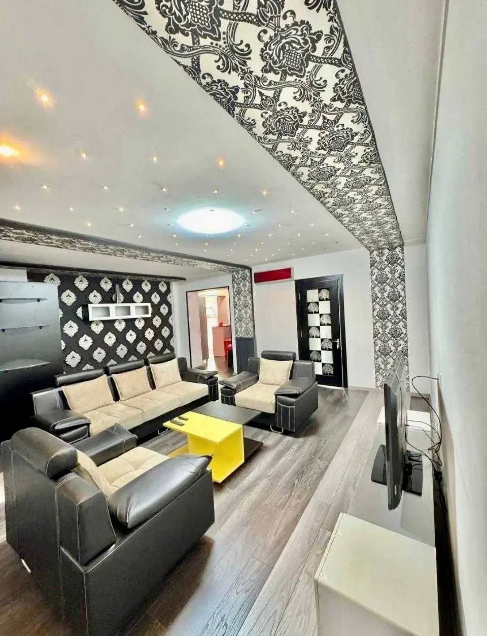 Продаётся 3-комнатная квартира, 73.3 м², 3/5 этаж — Мирабадский район