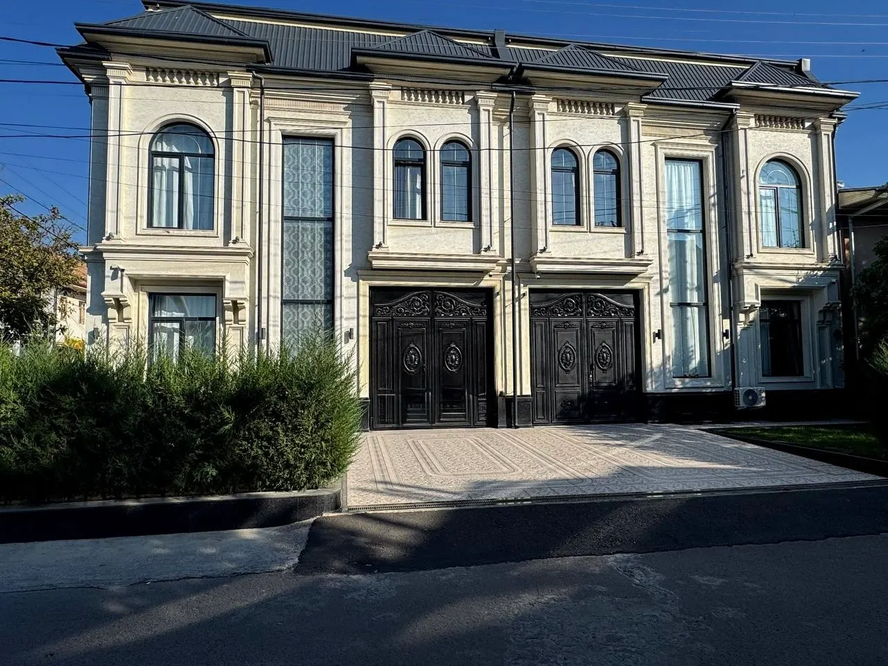 Сотилади ҳовли уй, 1,5 сотих, 3 қаватли — Юнусобод тумани
