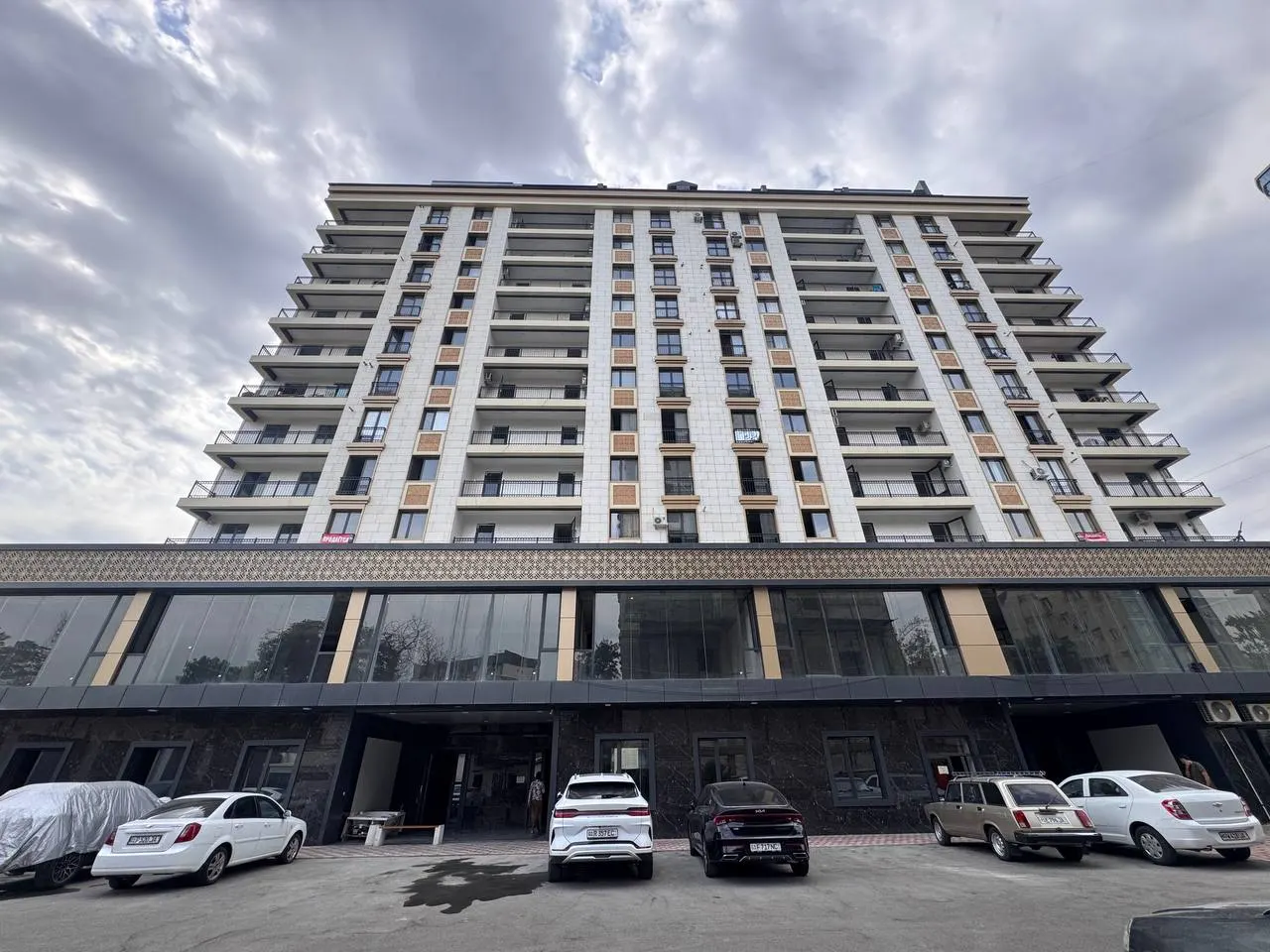 Sotiladi 3 xonali kvartira, 132 m², 5/12 qavat — Yakkasaroy tumani