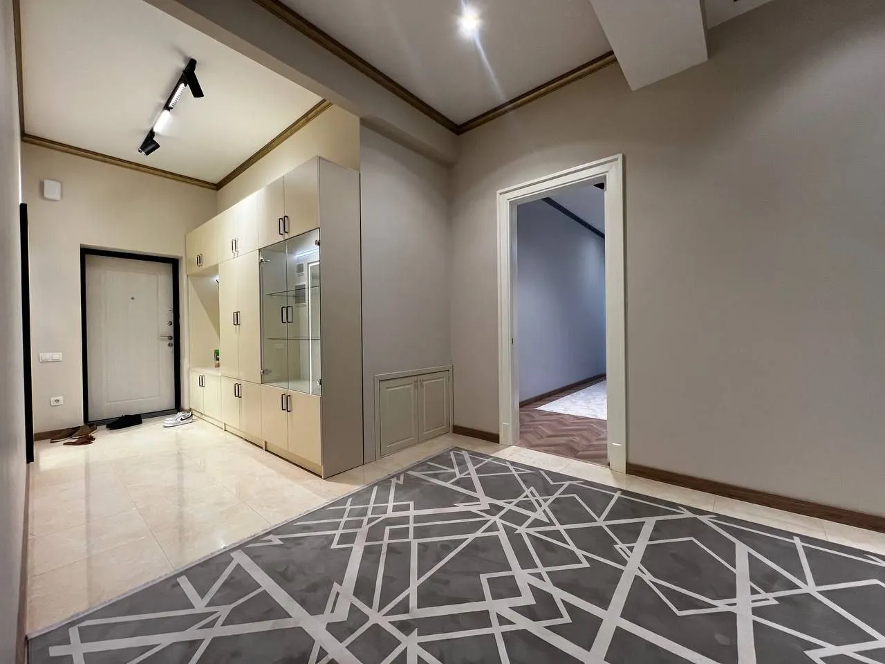 Сотилади 4 хонали квартира, 131 м², 4/8 қават — Яккасарой тумани
