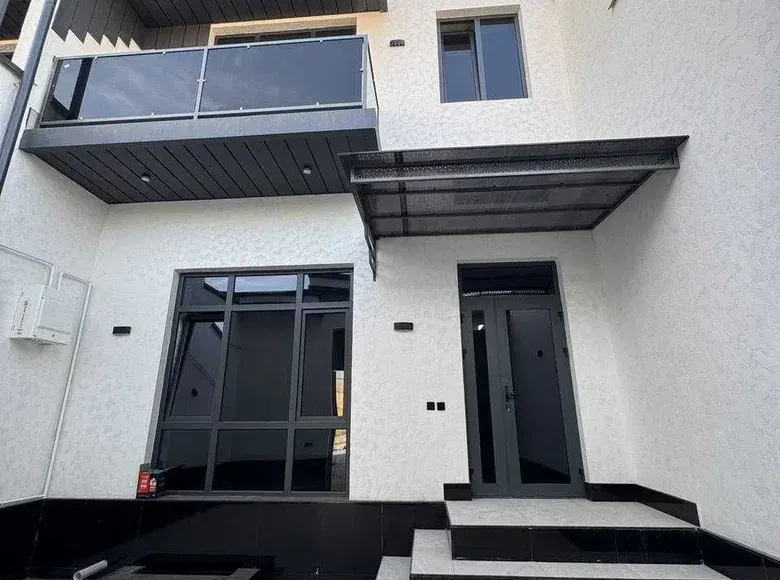 Продаётся 5-комнатный дом, 1.4 сот., 200 м² — Сергелийский район