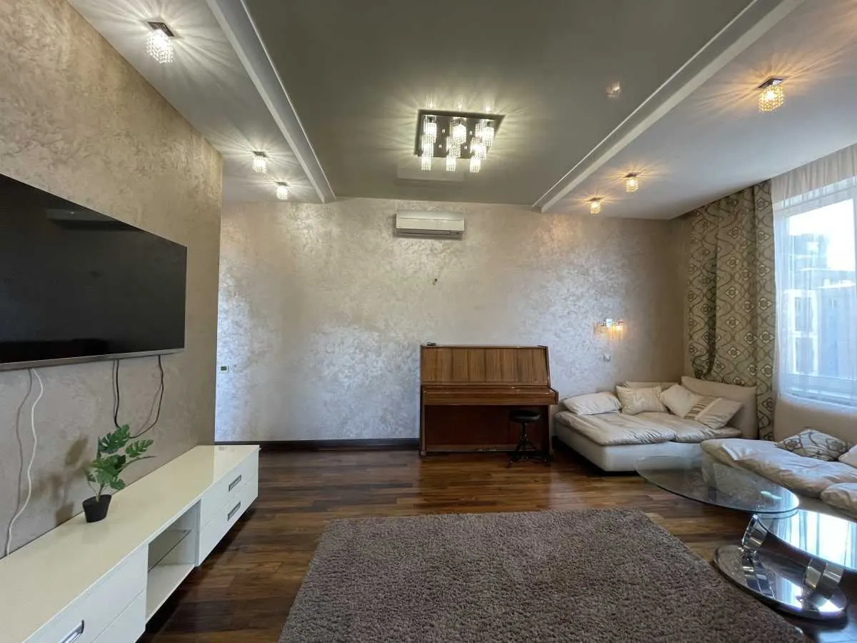 Ижарага берилади 3 хонали квартира, 95 м², 6/8 қават — Яккасарой тумани