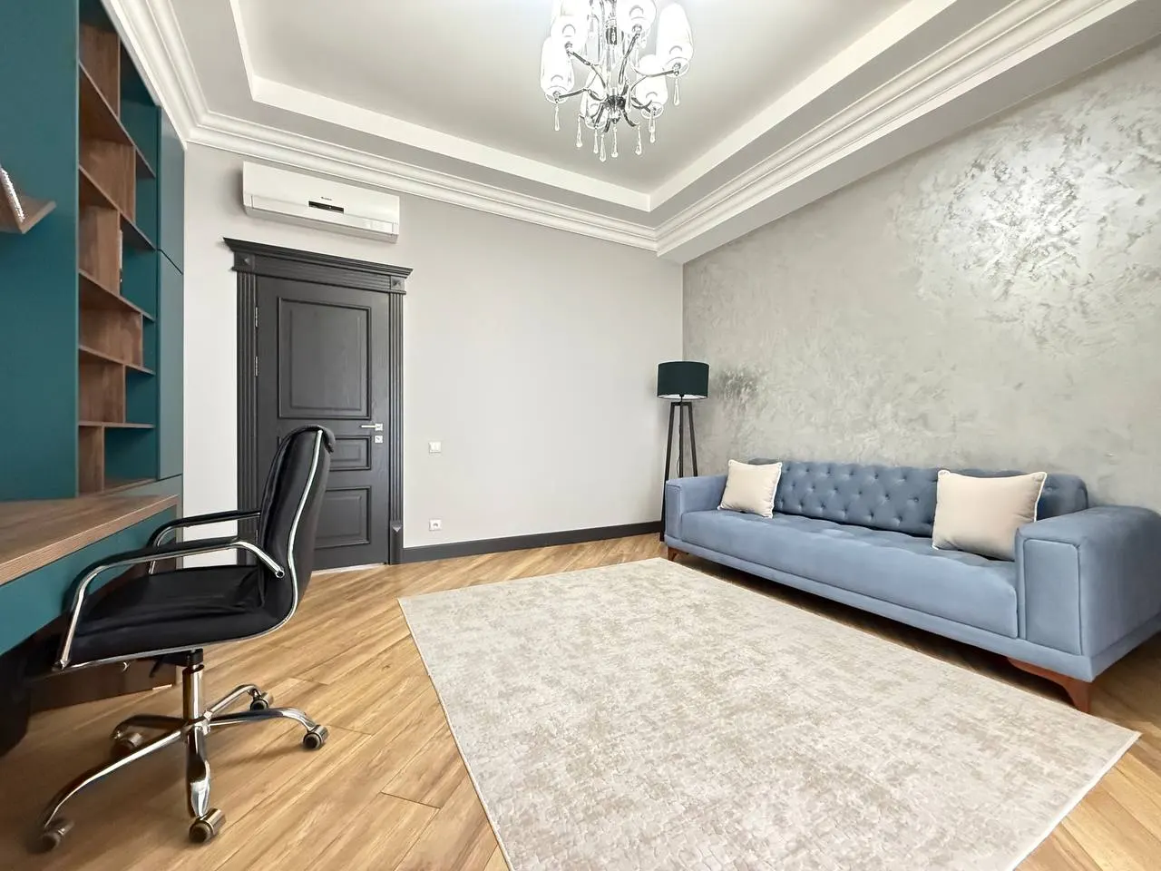 Sotiladi 3 xonali kvartira, 135 m², 5/6 qavat — Yakkasaroy tumani