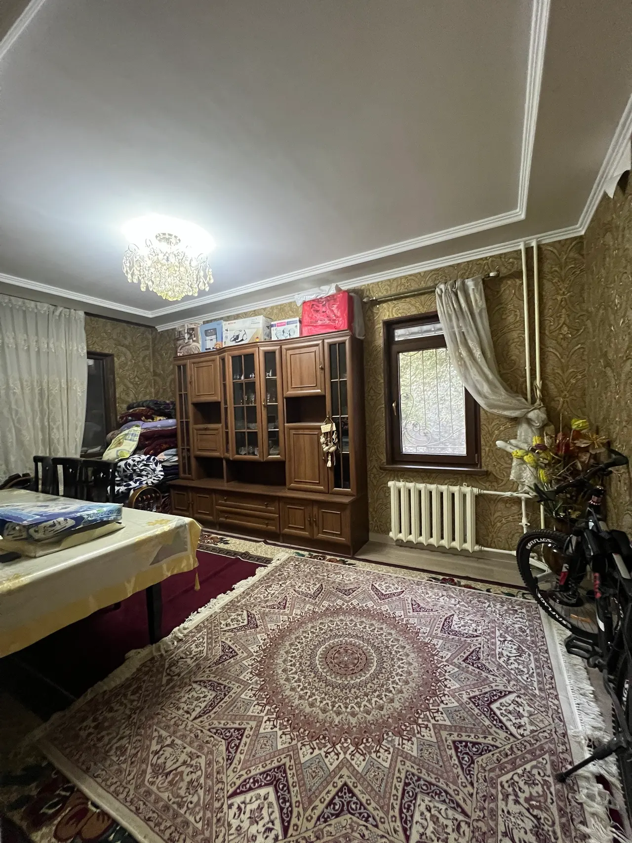 Сотилади 2 хонали квартира, 60 м², 2/5 қават — Мирзо Улуғбек тумани