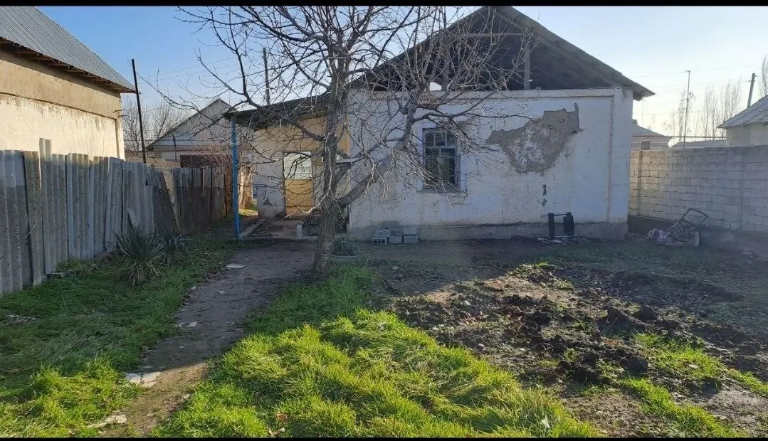 Sotiladi 4 xonali hovli uy, 6 sotix, 1 qavatli — Boʻstonliq tumani