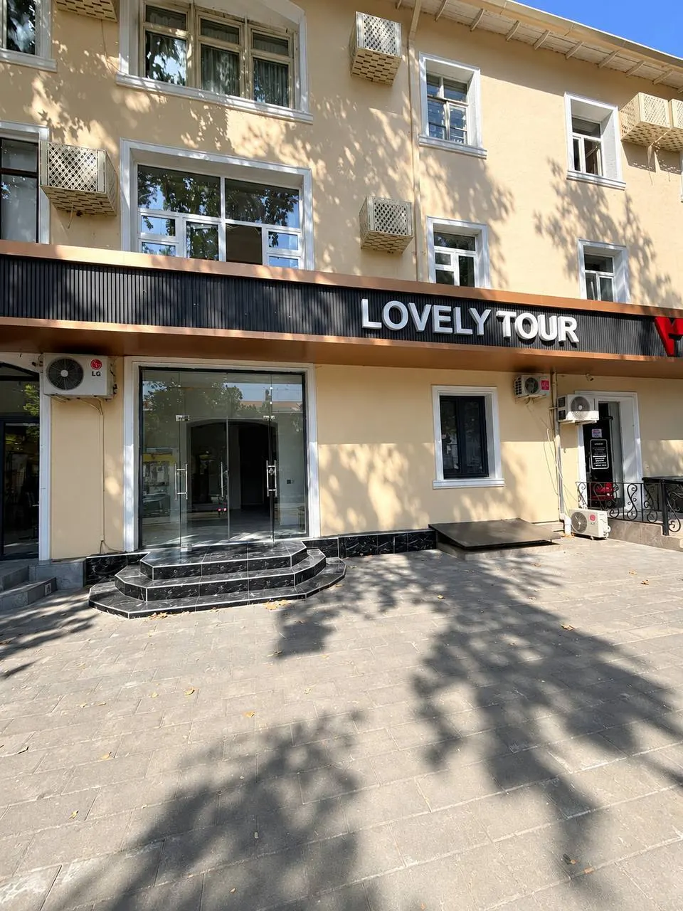 Сотилади тижорат биноси, 115 м², 1/4 қават — Яккасарой тумани