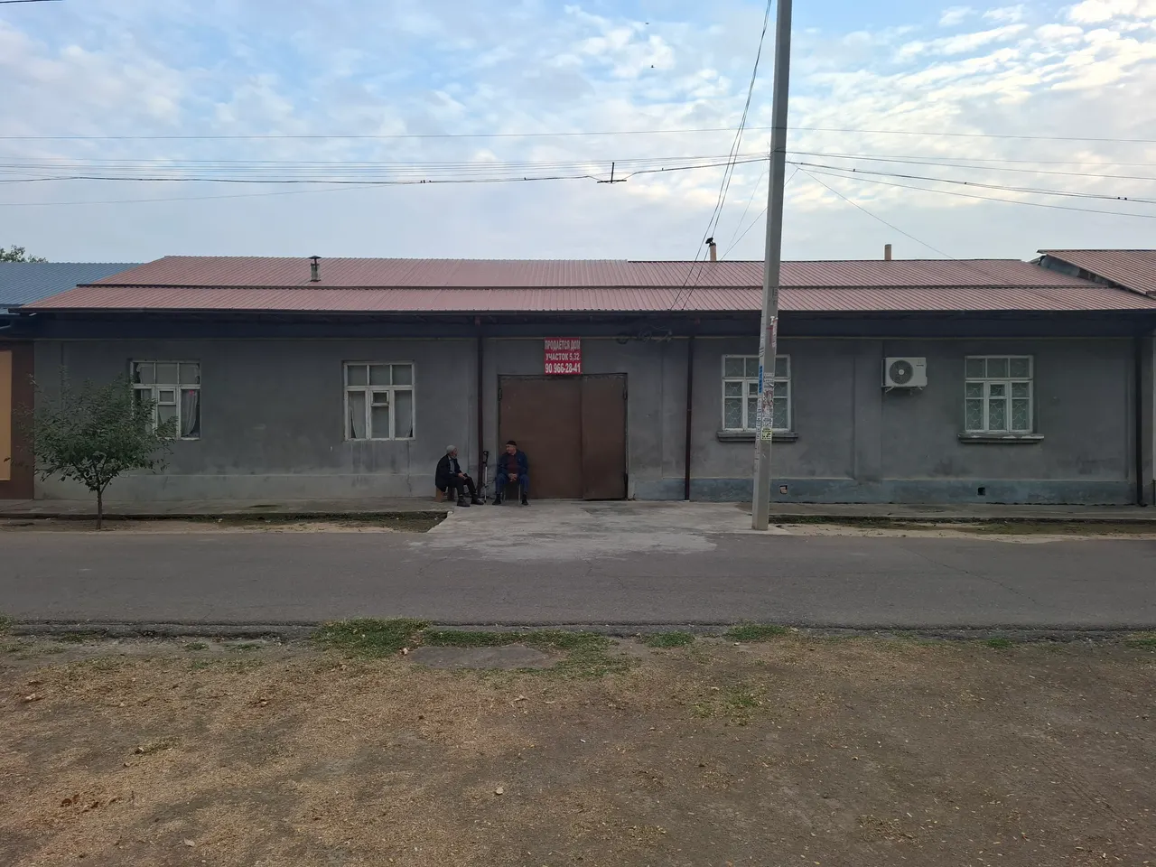 Сотилади 6 хонали ҳовли уй, 1 сотих, 1 қаватли — Яшнобод тумани
