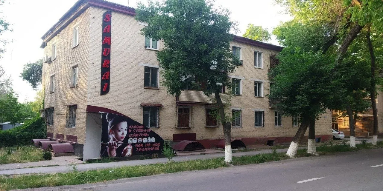 Сотилади тижорат биноси, 180 м² — Олмалиқ шаҳри