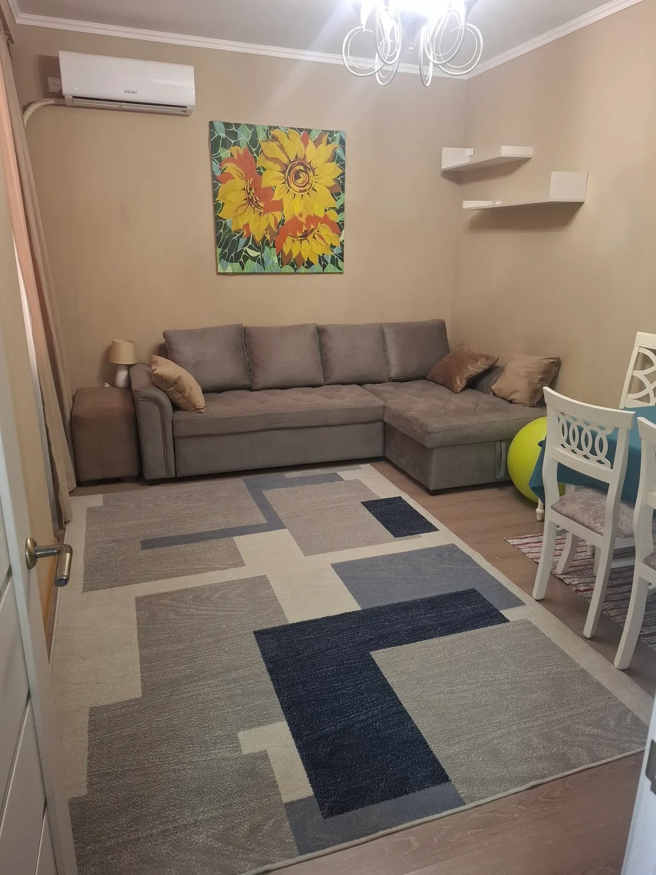 Сотилади 2 хонали квартира, 45 м², 7/9 қават — Мирзо Улуғбек тумани