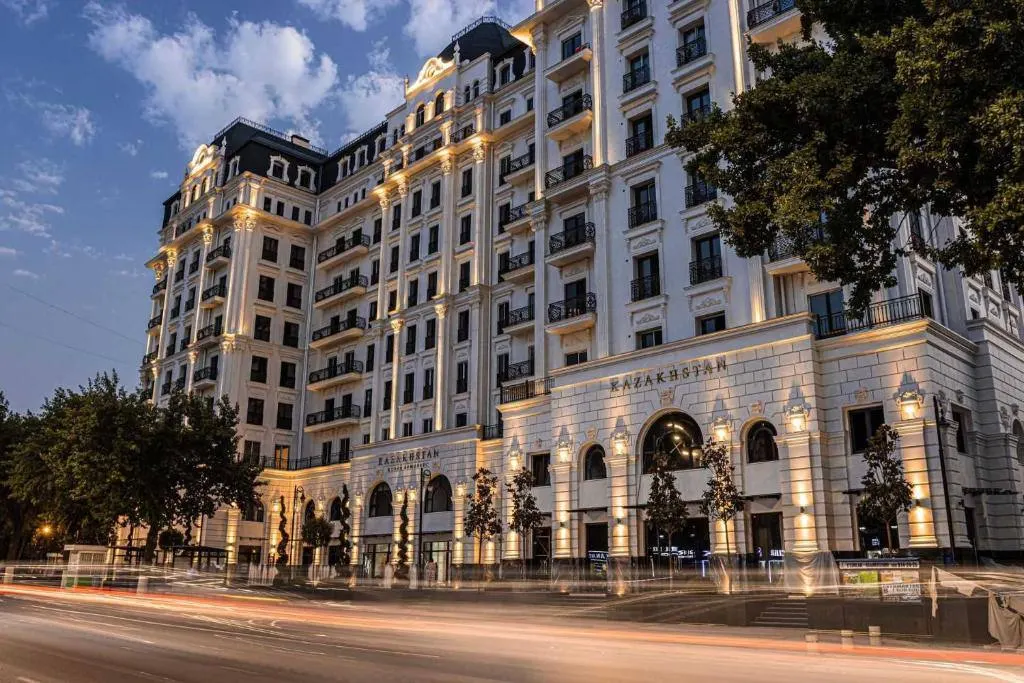 Продаётся коммерческое помещение, 244 м², 2/15 этаж — Юнусабадский район