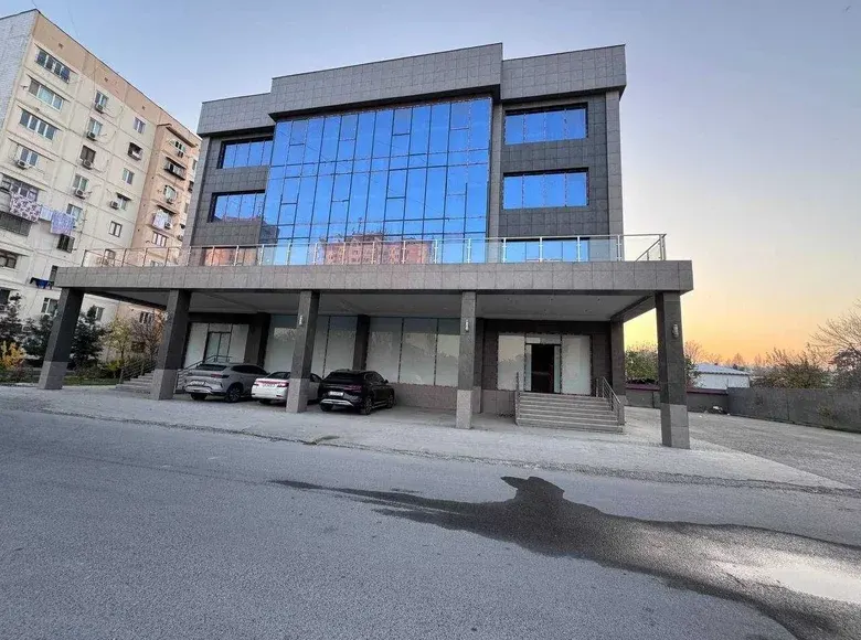 Сотилади тижорат биноси, 2470 м², 6 сотих — Сергели тумани