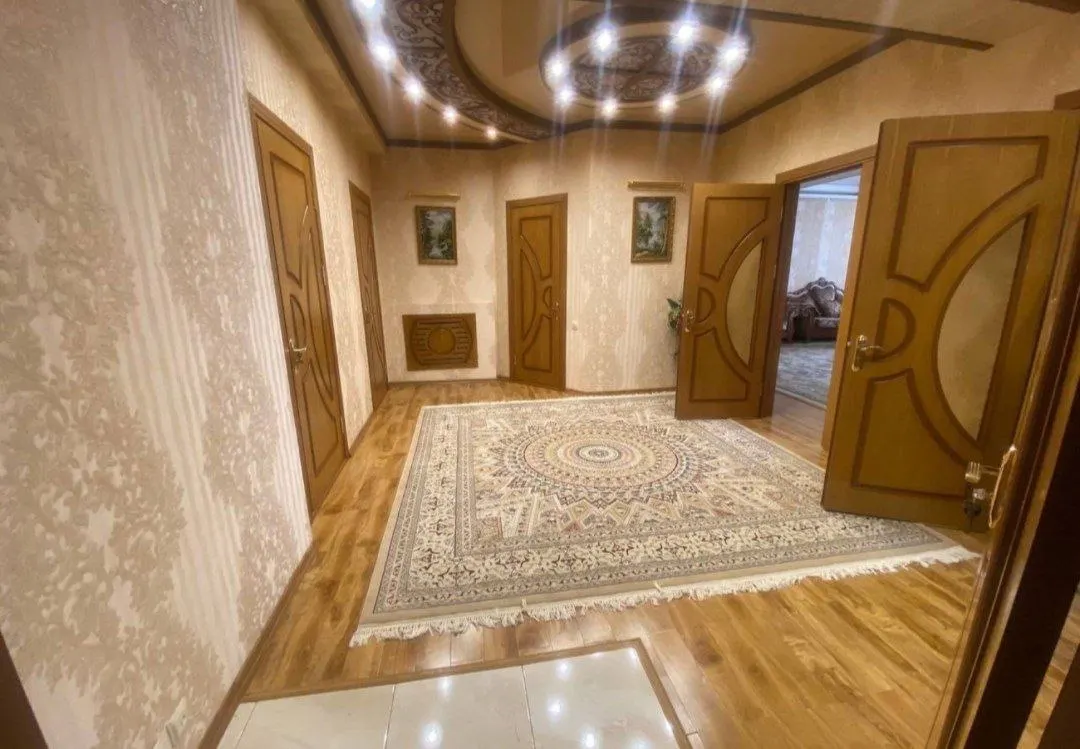 Ижарага берилади 3 хонали квартира, 174 м², 4/8 қават — Миробод тумани