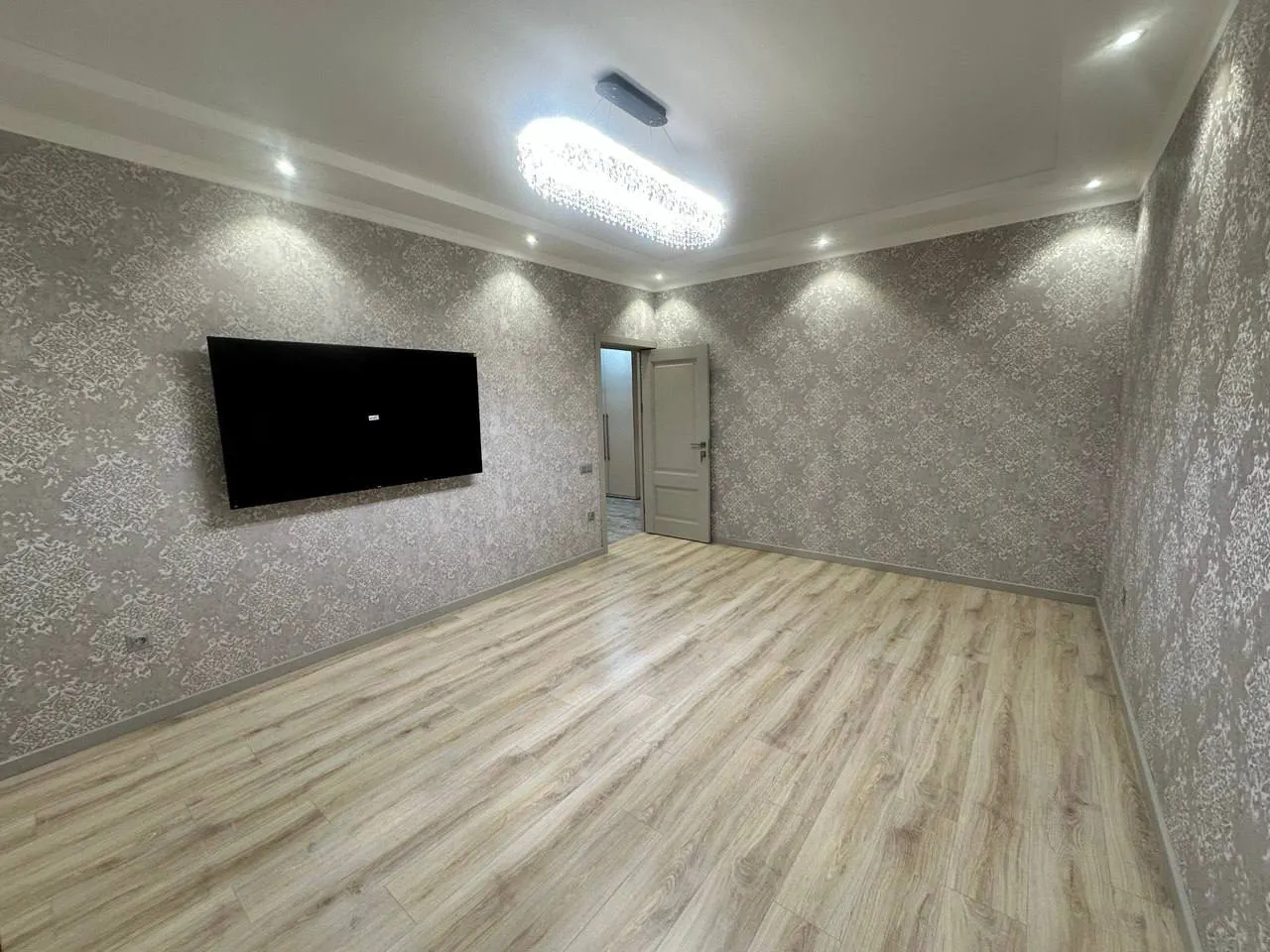 Продаётся 4-комнатная квартира, 100 м², 5/9 этаж — Мирабадский район