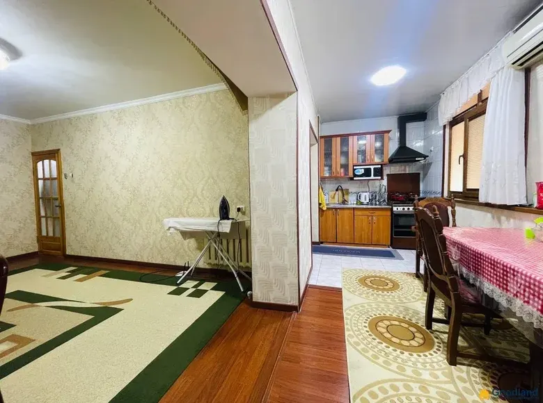 Сотилади 3 хонали квартира, 70 м², 1/4 қават — Юнусобод тумани