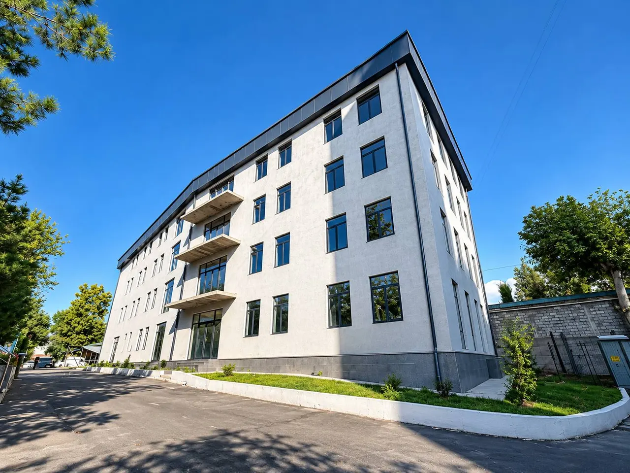 Sotiladi tijorat binosi, 3355 m², 4/4 qavat — Olmazor tumani