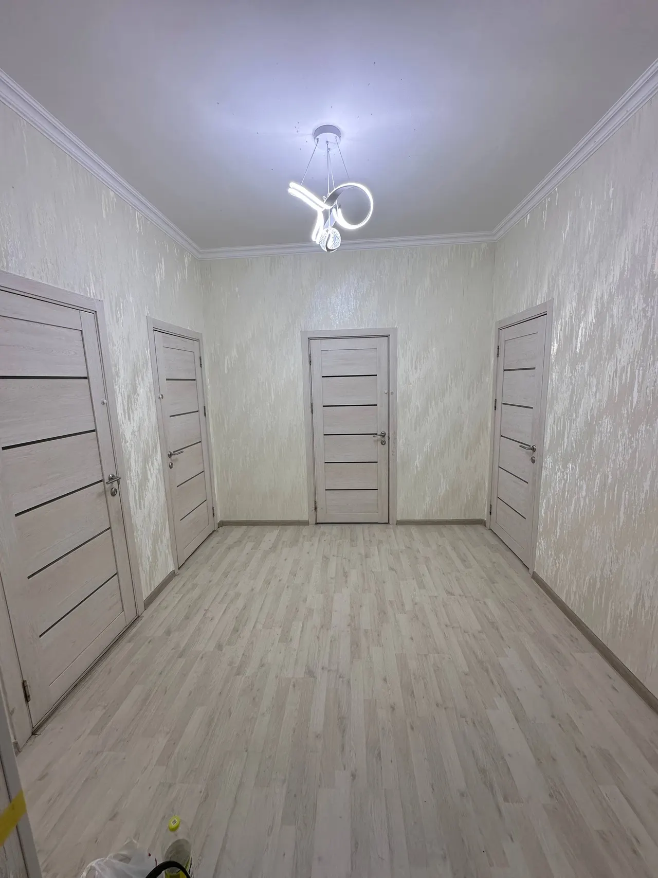 Продаётся 2-комнатная квартира, 58 м², 1/16 этаж — Сергелийский район
