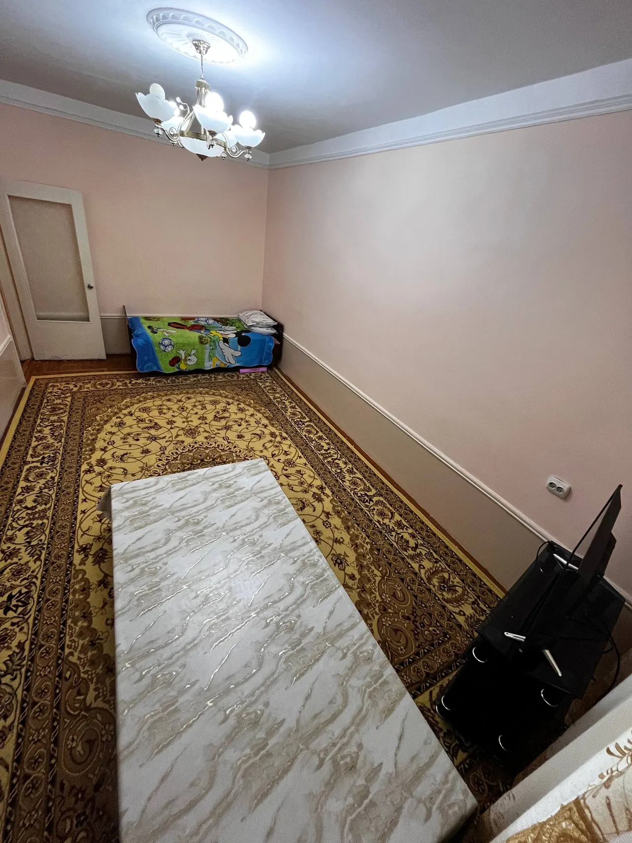Sotiladi 2 xonali kvartira, 56 m², 1/4 qavat — Yangihayot tumani