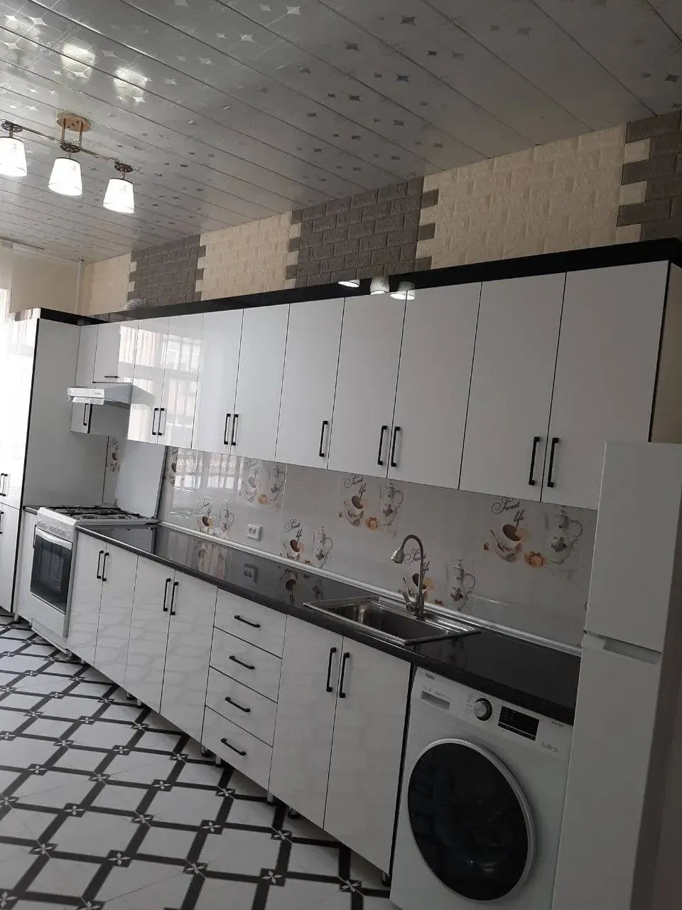 Продаётся 3-комнатная квартира, 100 м², 2/4 этаж — Шайхантахурский район