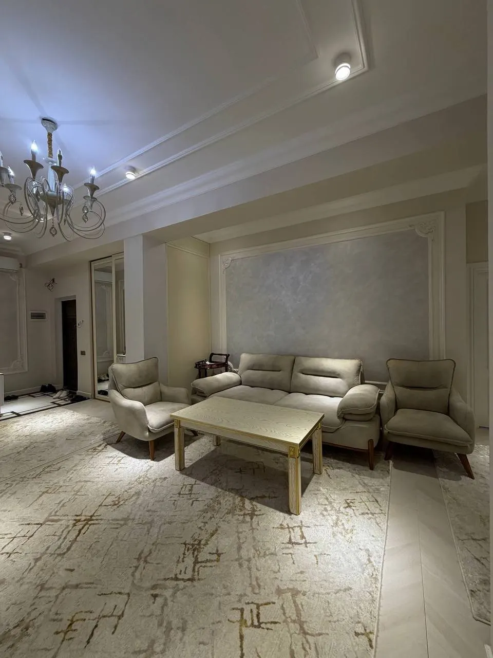 Sotiladi 4 xonali kvartira, 89 m², 5/8 qavat — Yakkasaroy tumani