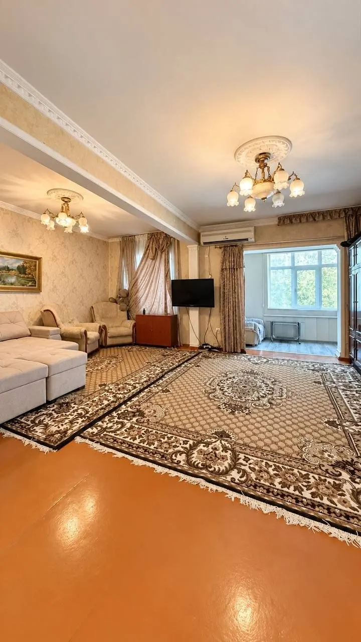 Сотилади 3 хонали квартира, 100 м², 3/4 қават — Миробод тумани