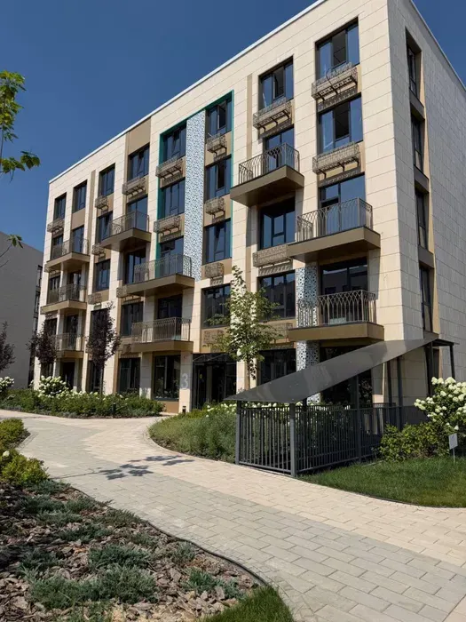 Сотилади 2 хонали квартира, 50 м², 1/4 қават — Мирзо Улуғбек тумани