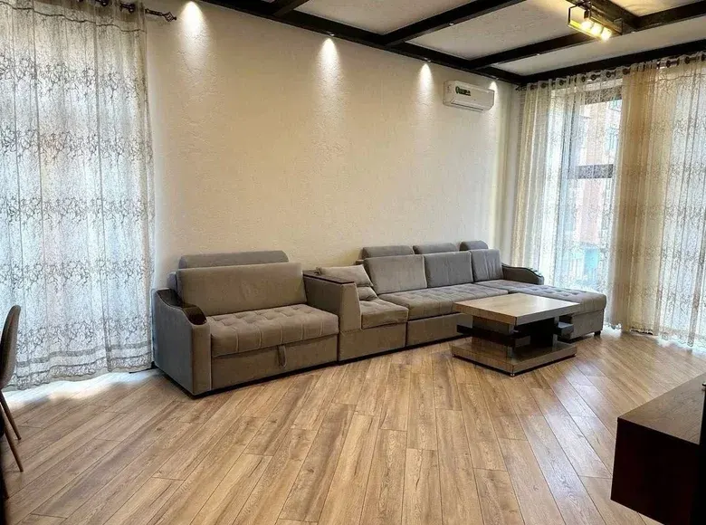 Sotiladi 2 xonali kvartira, 71 m², 2/10 qavat — Mirobod tumani