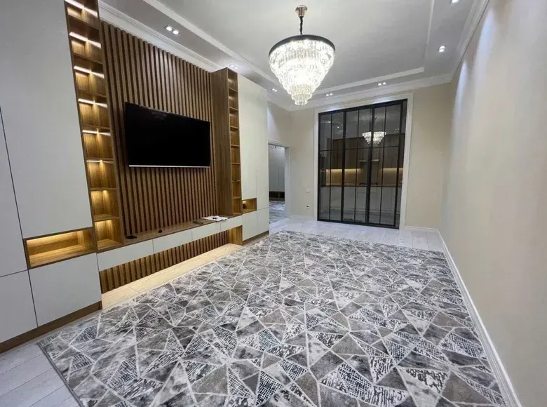 Сотилади 4 хонали квартира, 100 м², 4/10 қават — Миробод тумани