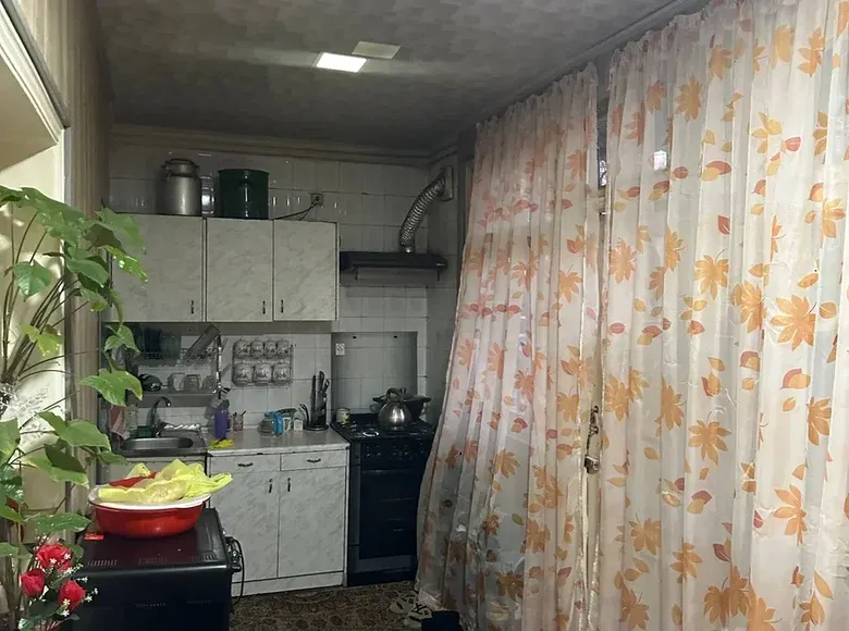 Sotiladi 3 xonali kvartira, 58 m², 1/4 qavat — Yashnobod tumani