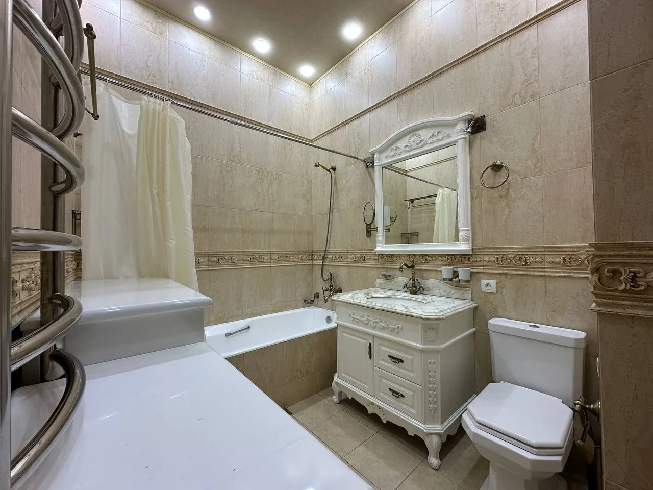 Сотилади 6 хонали ҳовли уй, 3.2 сотих, 400 м² — Яккасарой тумани