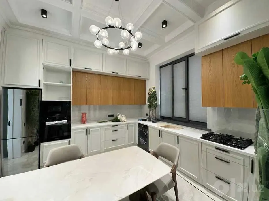 Ijaraga beriladi 9 xonali hovli uy, 2,6 sotix, 550 m², 2 qavatli — Mirobod tumani