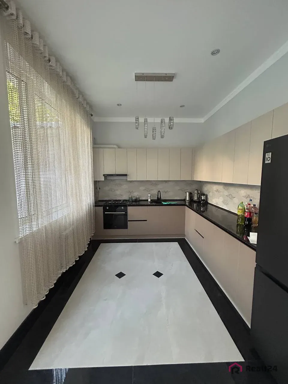 Сдаётся 5-комнатная дача, 4 сот., 240 м², 2 этажа — Мирзо-Улугбекский район