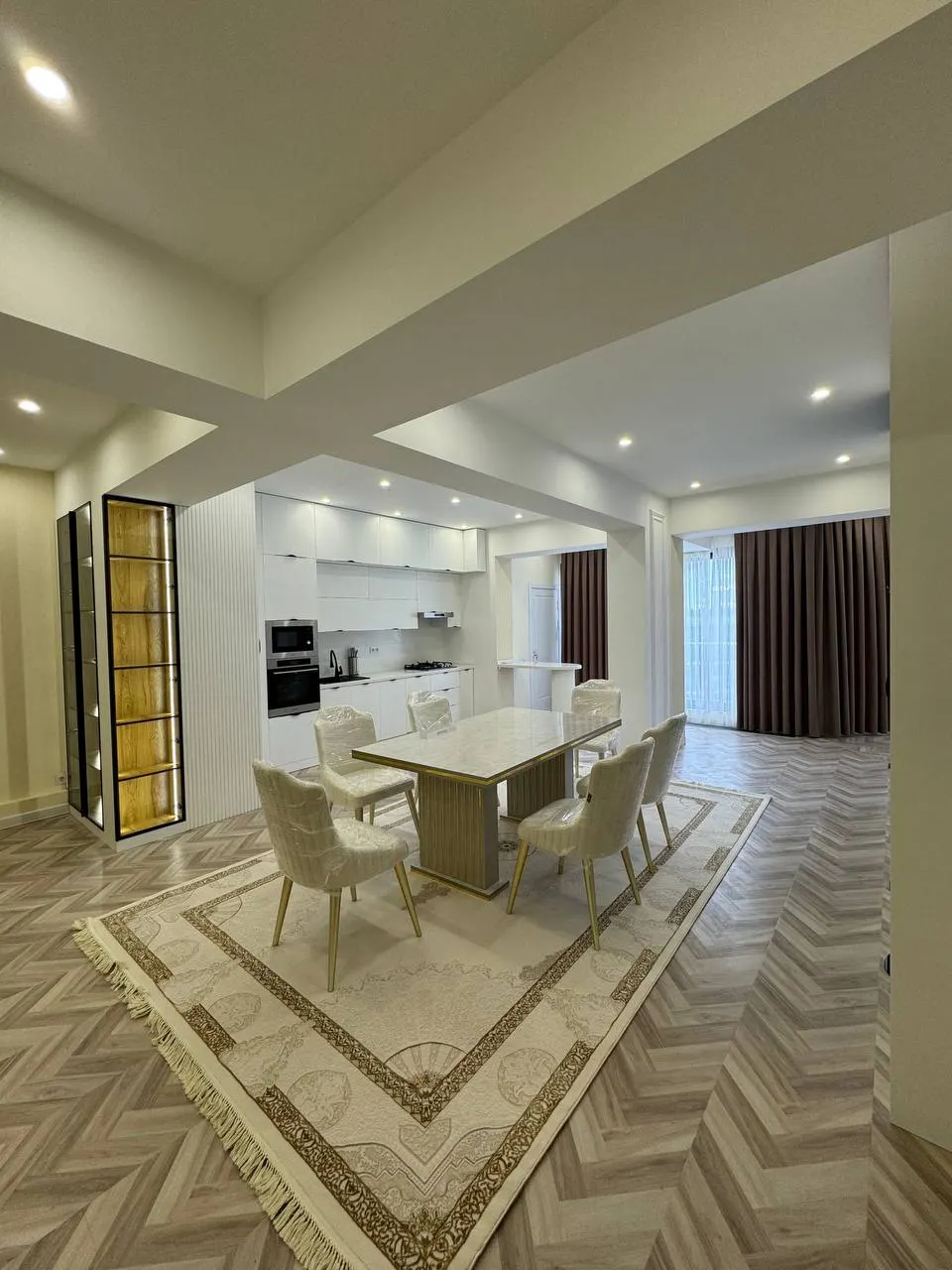 Сдаётся 3-комнатная квартира, 120 м², 4/10 этаж — Яккасарайский район