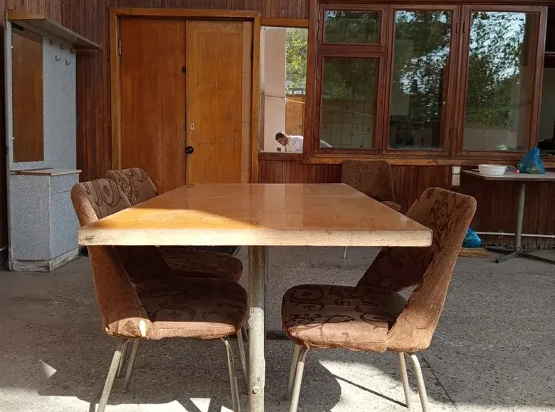 Sotiladi 6 xonali kvartira, 2/4 qavat — Yunusobod tumani