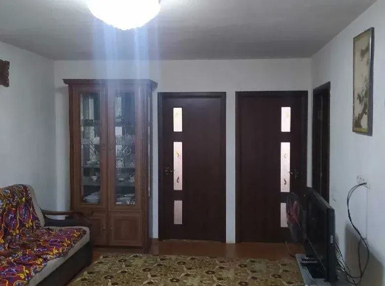 Сотилади 2 хонали квартира, 70 м², 1/3 қават — Самарқанд шаҳри