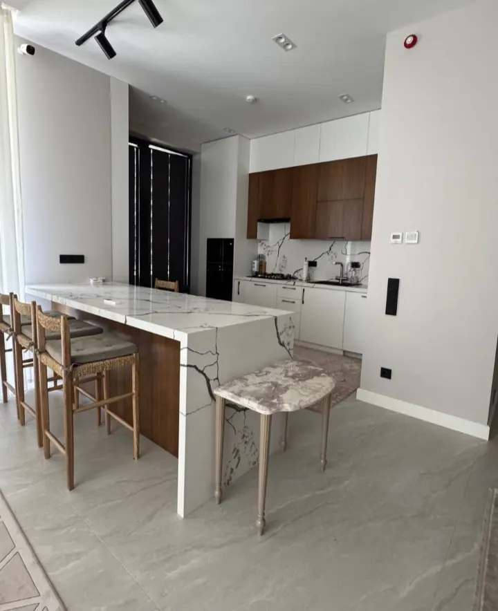 Sotiladi 4 xonali kvartira, 107 m², 3/18 qavat — Yashnobod tumani