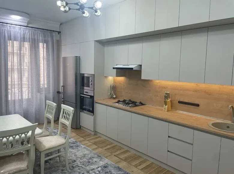 Сдаётся 3-комнатная квартира, 105 м², 3/10 этаж — Мирабадский район