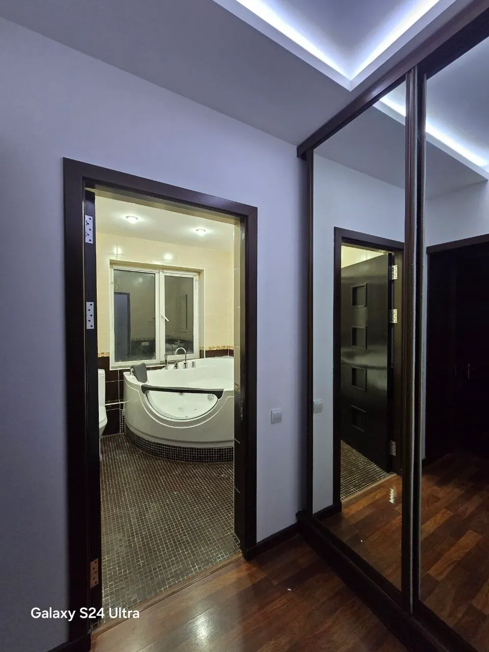 Сотилади 4 хонали квартира, 90 м², 3/5 қават — Яшнобод тумани