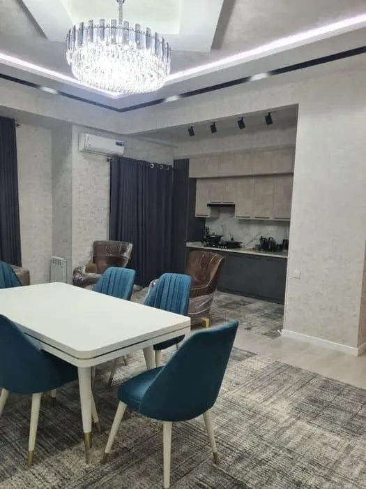 Сдаётся 3-комнатная квартира, 115 м², 4/4 этаж — Шайхантахурский район