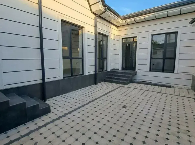 Сотилади 5 хонали ҳовли уй, 1.3 сотих, 150 м² — Сергели тумани